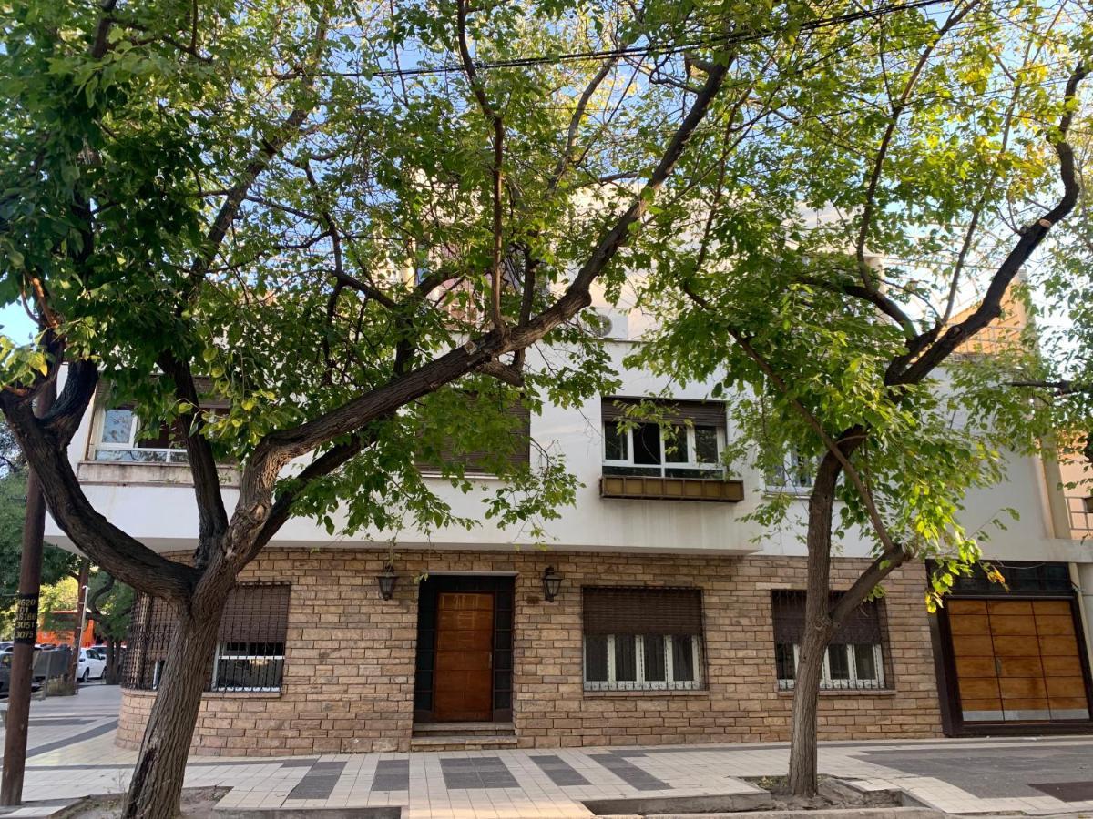 La Embajada Hostal Mendoza